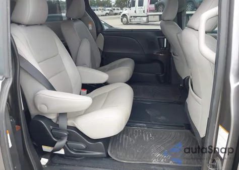 2017 Toyota Sienna Limited Premium 7 Passenger z USA, uszkodzony, nr VIN 5TDDZ3DC6HS147381